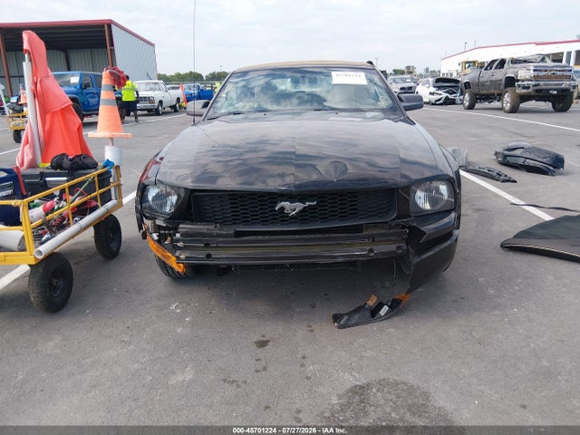 2005 Ford Mustang მანქანა იყიდება აუქციონზე, vin: 1ZVFT84N555199639, აუქციონის ნომერი: 45701224