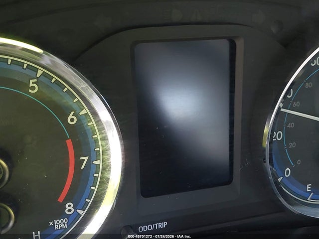 2T1BURHE2HC947687 Toyota COROLLA LE