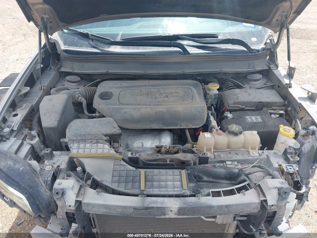 45701276 :رقم المزاد ، 1C4PJLCB8MD192244 vin ، 2021 Jeep Cherokee Latitude Fwd مزاد بيع