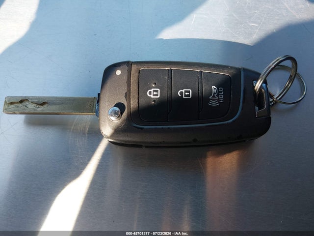 5NMJA3AE7NH010903 Hyundai TUCSON SE