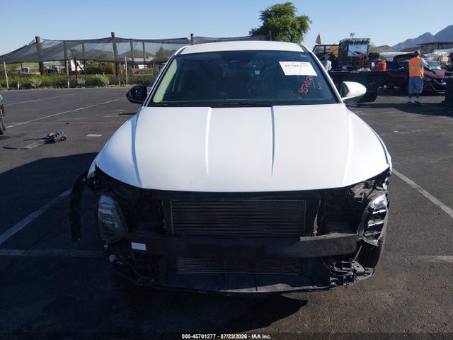 5NMJA3AE7NH010903 Hyundai TUCSON SE
