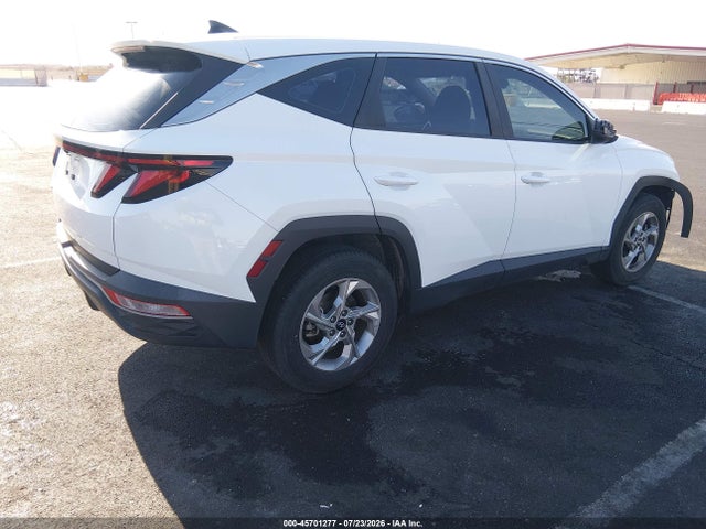5NMJA3AE7NH010903 Hyundai TUCSON SE