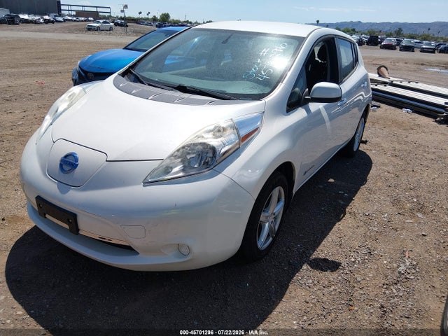 1N4AZ0CP3FC312488 Nissan LEAF S