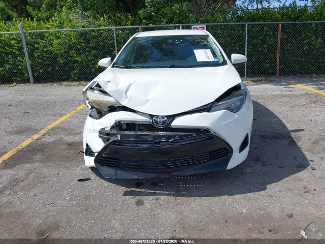 45701325 :رقم المزاد ، 5YFBURHE5JP814069 vin ، 2018 Toyota Corolla Le مزاد بيع