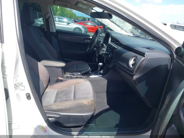 45701325 :رقم المزاد ، 5YFBURHE5JP814069 vin ، 2018 Toyota Corolla Le مزاد بيع