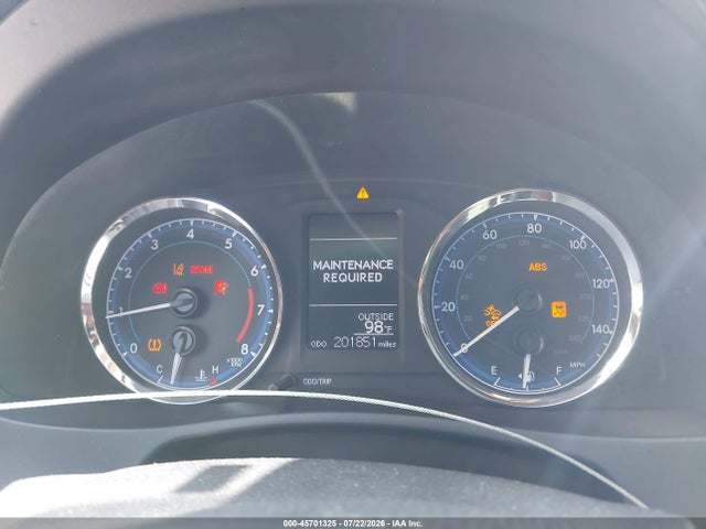 45701325 :رقم المزاد ، 5YFBURHE5JP814069 vin ، 2018 Toyota Corolla Le مزاد بيع