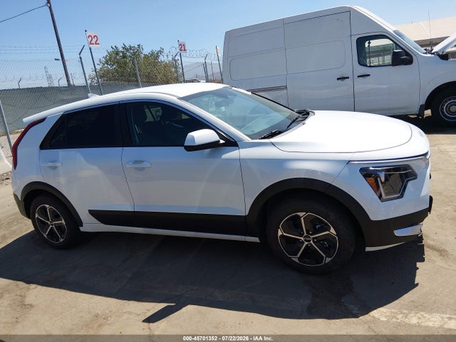 KNDCP3LE5T5330497 KIA NIRO LX