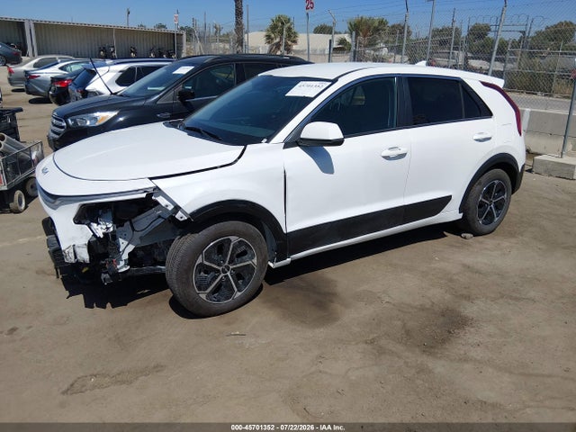 KNDCP3LE5T5330497 KIA NIRO LX