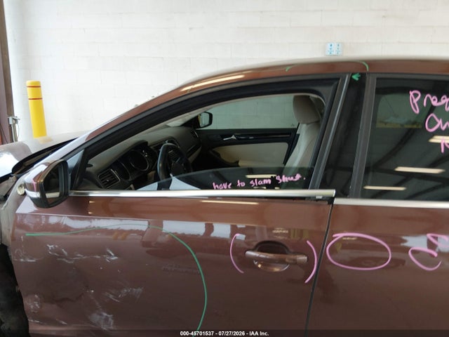 45701537 :رقم المزاد ، 3VWL17AJ9GM373200 vin ، 2016 Volkswagen Jetta 1.8t Sel مزاد بيع