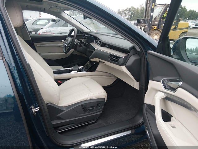 Aukcja sprzedaży 2022 Audi E-tron Premium Plus Quattro, vin: WA1LAAGEXNB008615, numer aukcji: 45701650