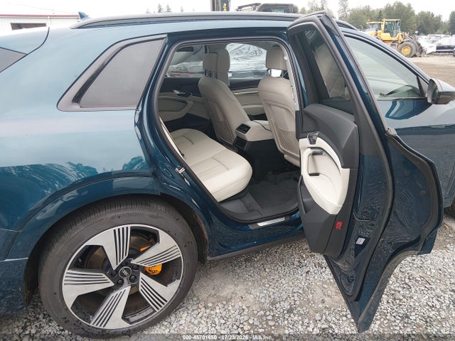 Aukcja sprzedaży 2022 Audi E-tron Premium Plus Quattro, vin: WA1LAAGEXNB008615, numer aukcji: 45701650