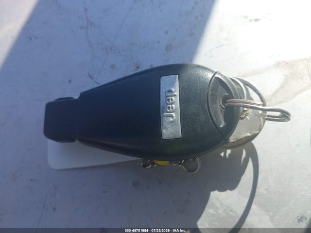 1C4PJLAB8HW508710 Jeep Cherokee Sport