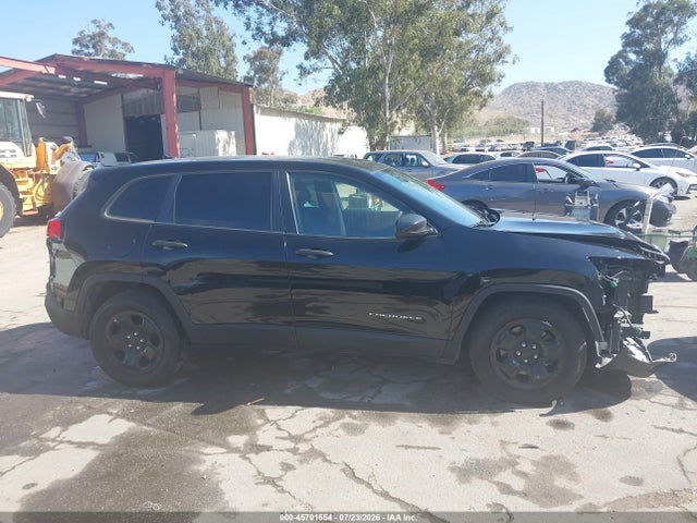 1C4PJLAB8HW508710 Jeep Cherokee Sport