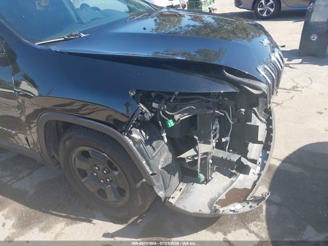 1C4PJLAB8HW508710 Jeep Cherokee Sport
