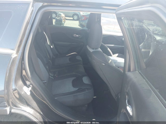 1C4PJLAB8HW508710 Jeep Cherokee Sport