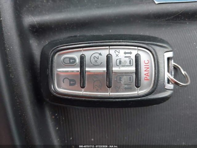 Продажа на аукционе авто 2018 Chrysler Pacifica Touring L, vin: 2C4RC1BG7JR235243, номер лота: 45701712
