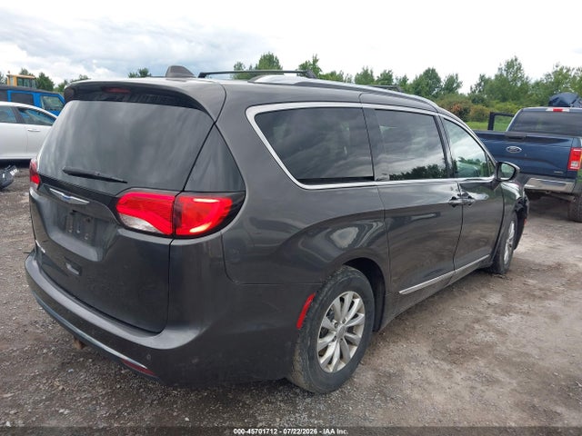 Продажа на аукционе авто 2018 Chrysler Pacifica Touring L, vin: 2C4RC1BG7JR235243, номер лота: 45701712