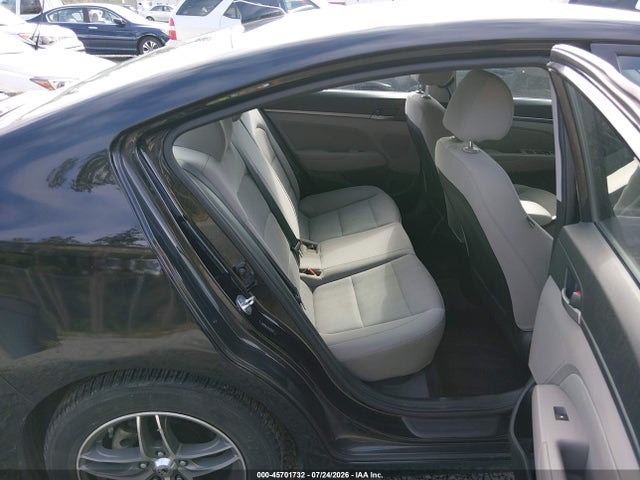 Hyundai ELANTRA SEL 2018 5NPD84LF4JH353167 Image 19
