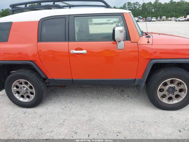 2013 Toyota Fj Cruiser მანქანა იყიდება აუქციონზე, vin: JTEBU4BF2DK151594, აუქციონის ნომერი: 45701740
