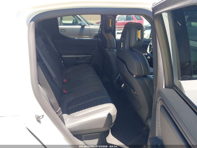 Rivian R1t Dual Motor Large Pack/performance Dual Motor Large Pack 2026 7FCTGFAAXTN043572 Image 8