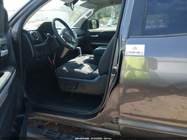 Продаж на аукціоні авто 2019 Toyota Tundra Sr5 5.7l V8, vin: 5TFUW5F15KX792895, номер лоту: 45701868