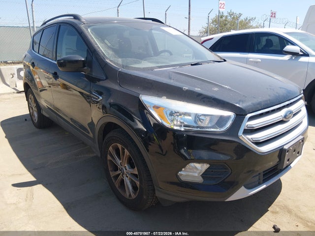 Ford ESCAPE SE 2018 1FMCU9GD8JUD12457 Image 1