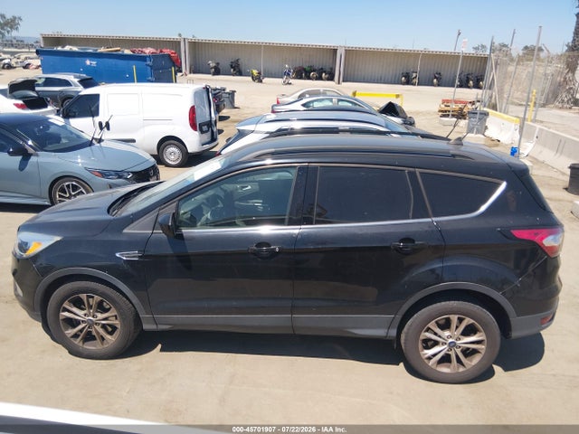 Ford ESCAPE SE 2018 1FMCU9GD8JUD12457 Image 14