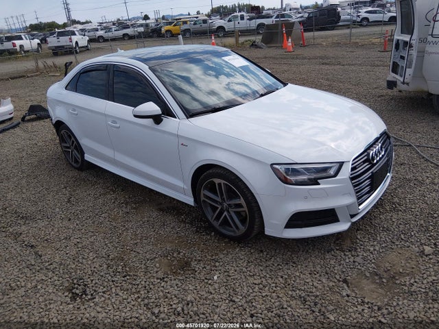 Audi A3 2.0t Premium/2.0t Tech Premium 2018 WAUJ8GFF6J1020859 головне зображення
