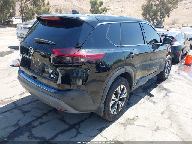 5N1AT3BAXMC835381 Nissan Rogue Sv Fwd