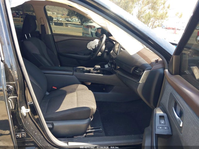 5N1AT3BAXMC835381 Nissan Rogue Sv Fwd