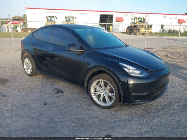 2020 Tesla Model Y Long Range Dual Motor All-wheel Drive მანქანა იყიდება აუქციონზე, vin: 5YJYGDEE3LF041030, აუქციონის ნომერი: 45701989