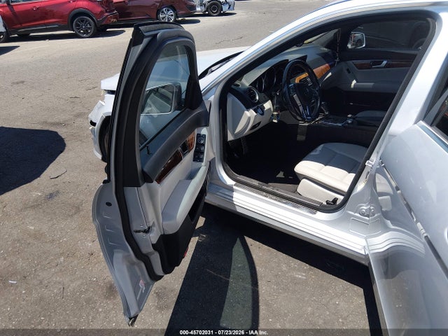 Aukcja sprzedaży 2012 Mercedes-benz C 250 Luxury/sport, vin: WDDGF4HB3CR219454, numer aukcji: 45702031