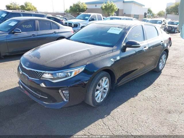KIA Optima S 2018 5XXGT4L38JG225642 Image 2