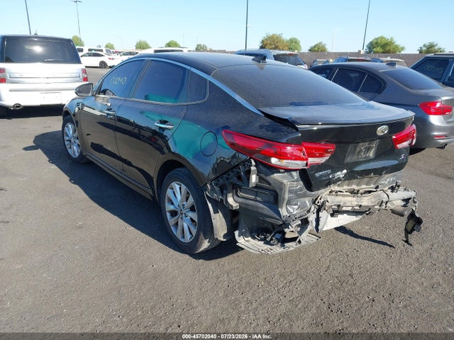 KIA Optima S 2018 5XXGT4L38JG225642 Image 3