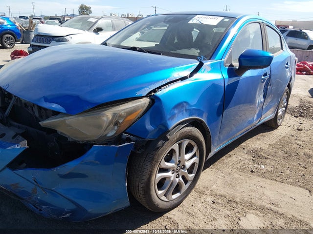 3MYDLBYV2HY158332 Toyota YARIS IA