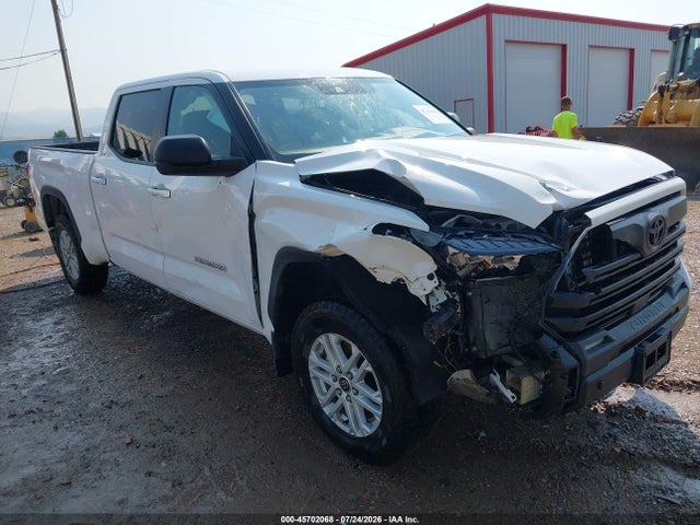 Toyota Tundra Sr5 4x4 2024 5TFLA5EC8RX028675 main image