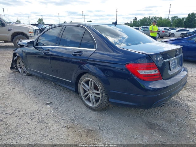 2012 Mercedes-benz C 300 Sport 4matic მანქანა იყიდება აუქციონზე, vin: WDDGF8BB0CA621530, აუქციონის ნომერი: 45702158