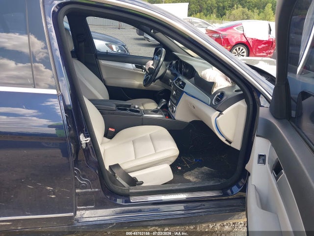 2012 Mercedes-benz C 300 Sport 4matic მანქანა იყიდება აუქციონზე, vin: WDDGF8BB0CA621530, აუქციონის ნომერი: 45702158