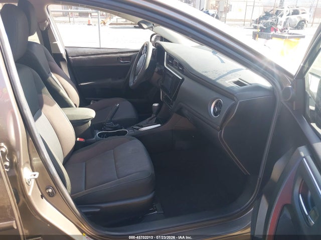 Toyota COROLLA LE 2018 5YFBURHE8JP785635 Image 5