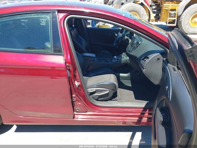 1C3CCCBGXFN526183 Chrysler 200 S