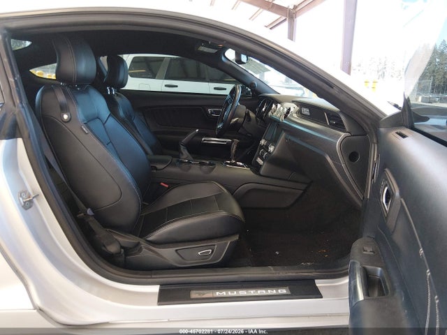 45702281 :رقم المزاد ، 1FA6P8CF0G5228409 vin ، 2016 Ford Mustang Gt Premium مزاد بيع