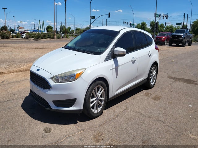 Ford FOCUS SE 2017 1FADP3K20HL299809 Image 2