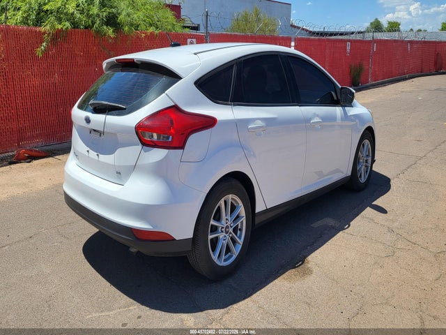 Ford FOCUS SE 2017 1FADP3K20HL299809 Image 4
