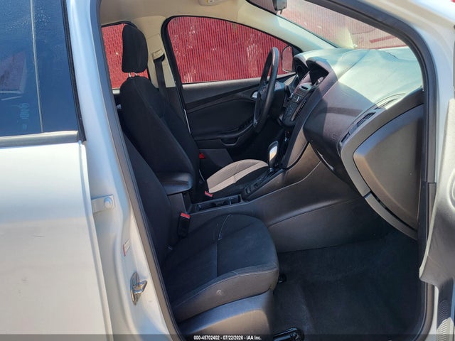 Ford FOCUS SE 2017 1FADP3K20HL299809 Image 5