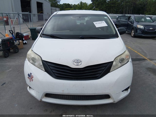 45702472 :رقم المزاد ، 5TDZK3DC2BS063172 vin ، 2011 Toyota Sienna Base V6 مزاد بيع