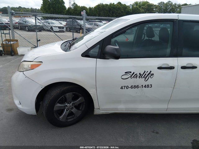 45702472 :رقم المزاد ، 5TDZK3DC2BS063172 vin ، 2011 Toyota Sienna Base V6 مزاد بيع