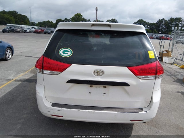 45702472 :رقم المزاد ، 5TDZK3DC2BS063172 vin ، 2011 Toyota Sienna Base V6 مزاد بيع
