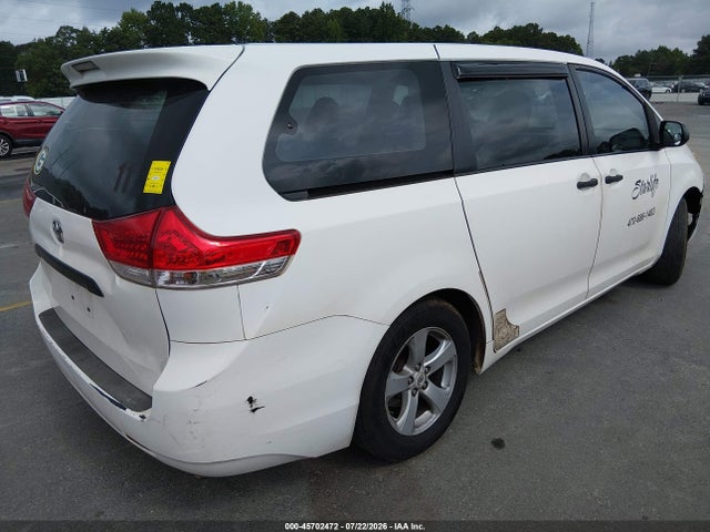 45702472 :رقم المزاد ، 5TDZK3DC2BS063172 vin ، 2011 Toyota Sienna Base V6 مزاد بيع