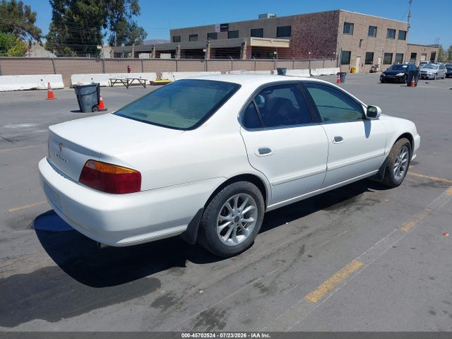 45702524 :رقم المزاد ، 19UUA5669YA008841 vin ، 2000 Acura Tl 3.2 مزاد بيع