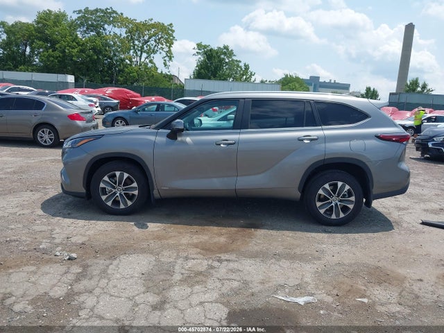 5TDKBRCH1TS703178 Toyota Highlander Hybrid Xle